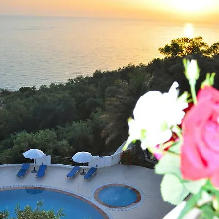 Maria With Pool In Agios Gordios Apartamento *